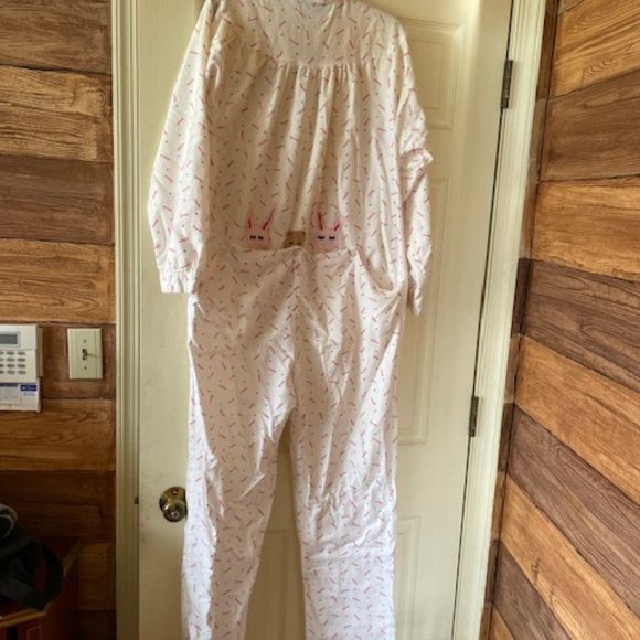 Onesie, adult size L, vintage, worn once."Bloomie's" (Bloomingdales) 90s